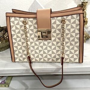 New Geometric Patterned Tan and Cream shoulder and crossbody Tote Bag